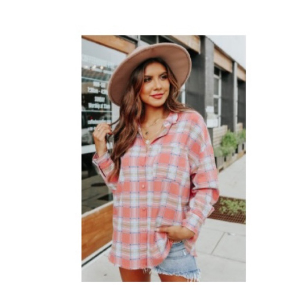 Southern Dreams Coral Plaid Frayed Shirt, Size Small